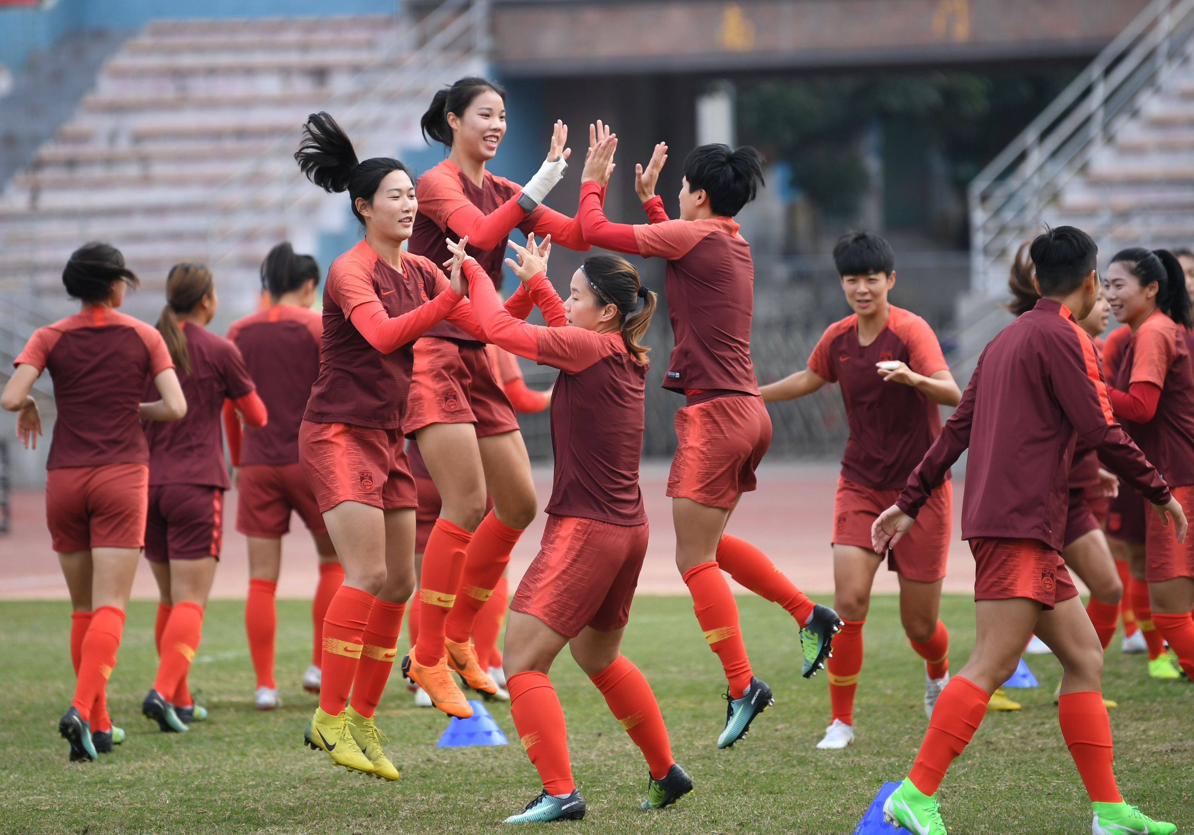 日本女子足球队备战国际比赛